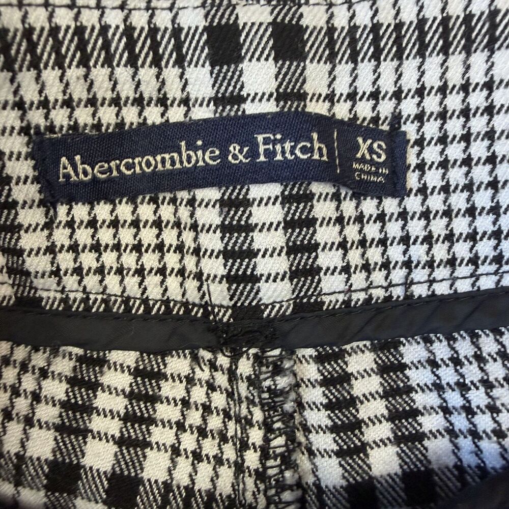 Abercrombie & Fitch Black & White Plaid Cropped Pants, XS - Picture 3 of 11